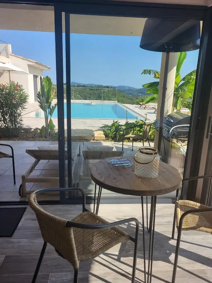 Appartement Aux Jolies Pierres à Laouque